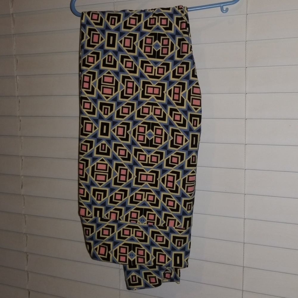NWOT TC LuLaRoe leggings fit sizes 12-22